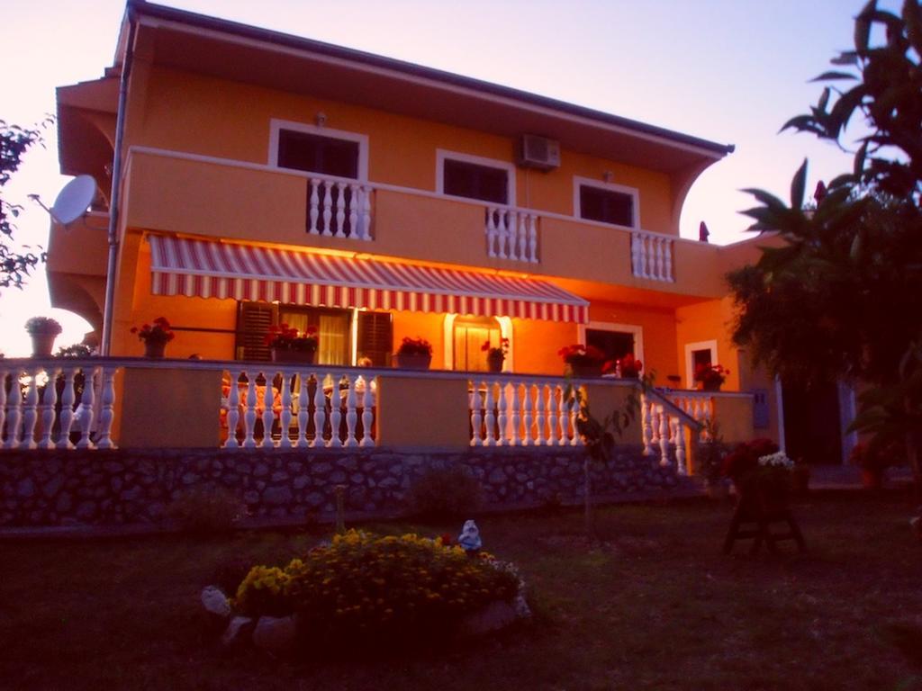 A&L Apartamento Sukošan Exterior foto