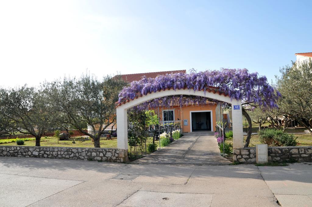 A&L Apartamento Sukošan Exterior foto