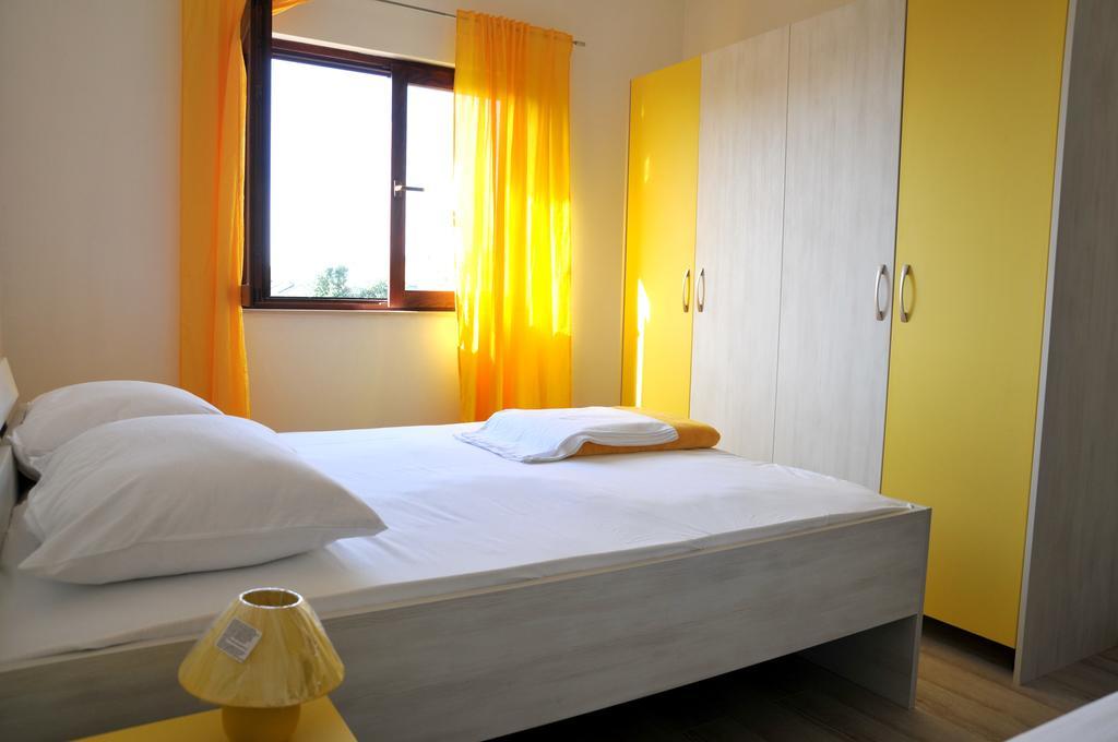 A&L Apartamento Sukošan Exterior foto