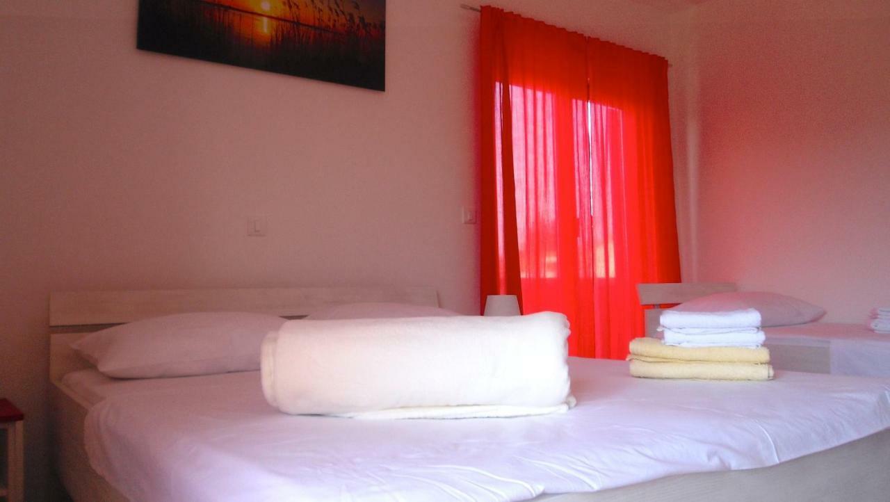 A&L Apartamento Sukošan Exterior foto