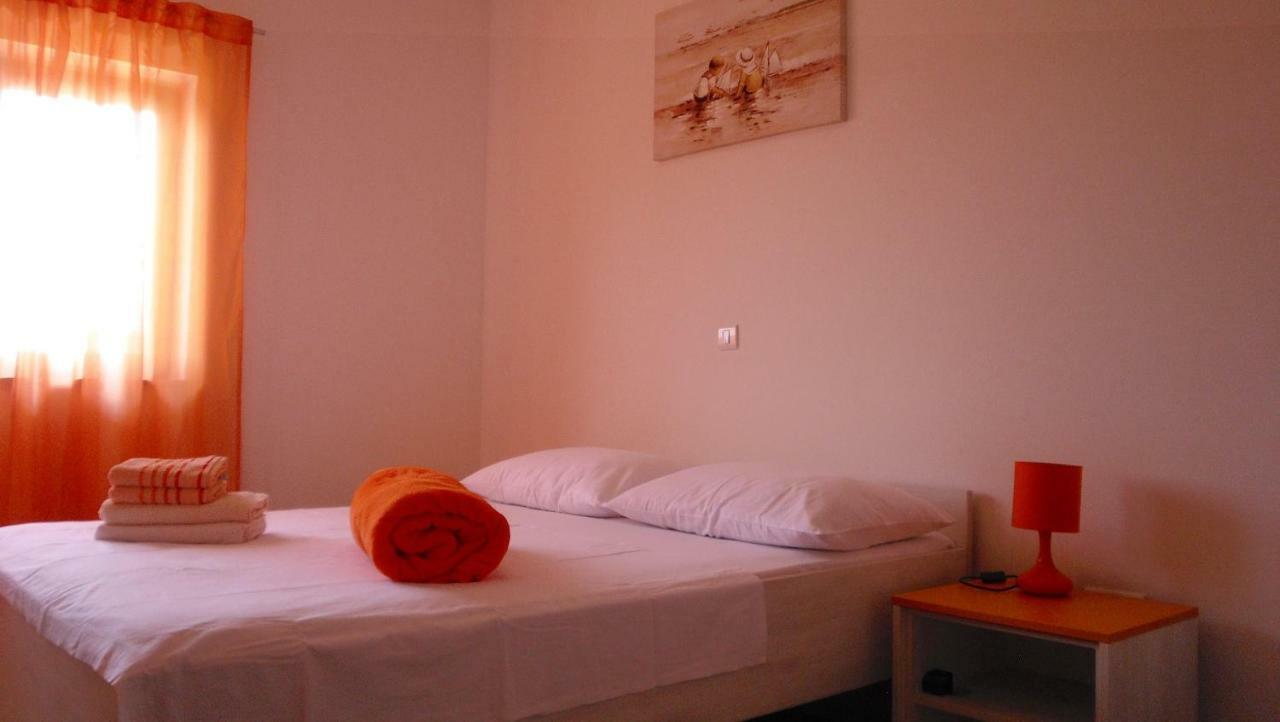 A&L Apartamento Sukošan Exterior foto